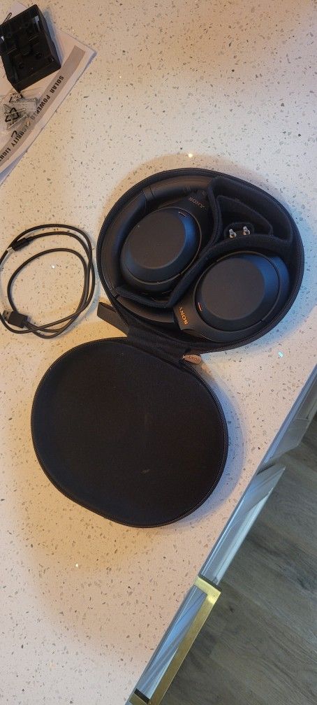 Sony WH-1000XM4 Headphones