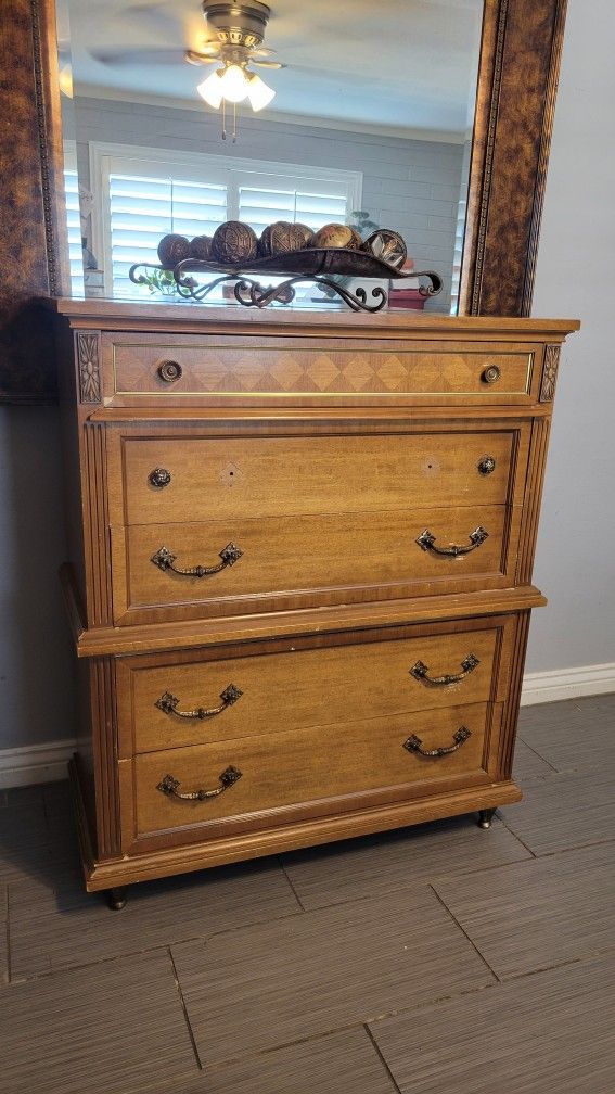 BEAUTIFUL SOLID WOOD MCM 5 DRAWERS TALL DRESSER 