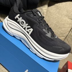 Hoka One One Clifton 10