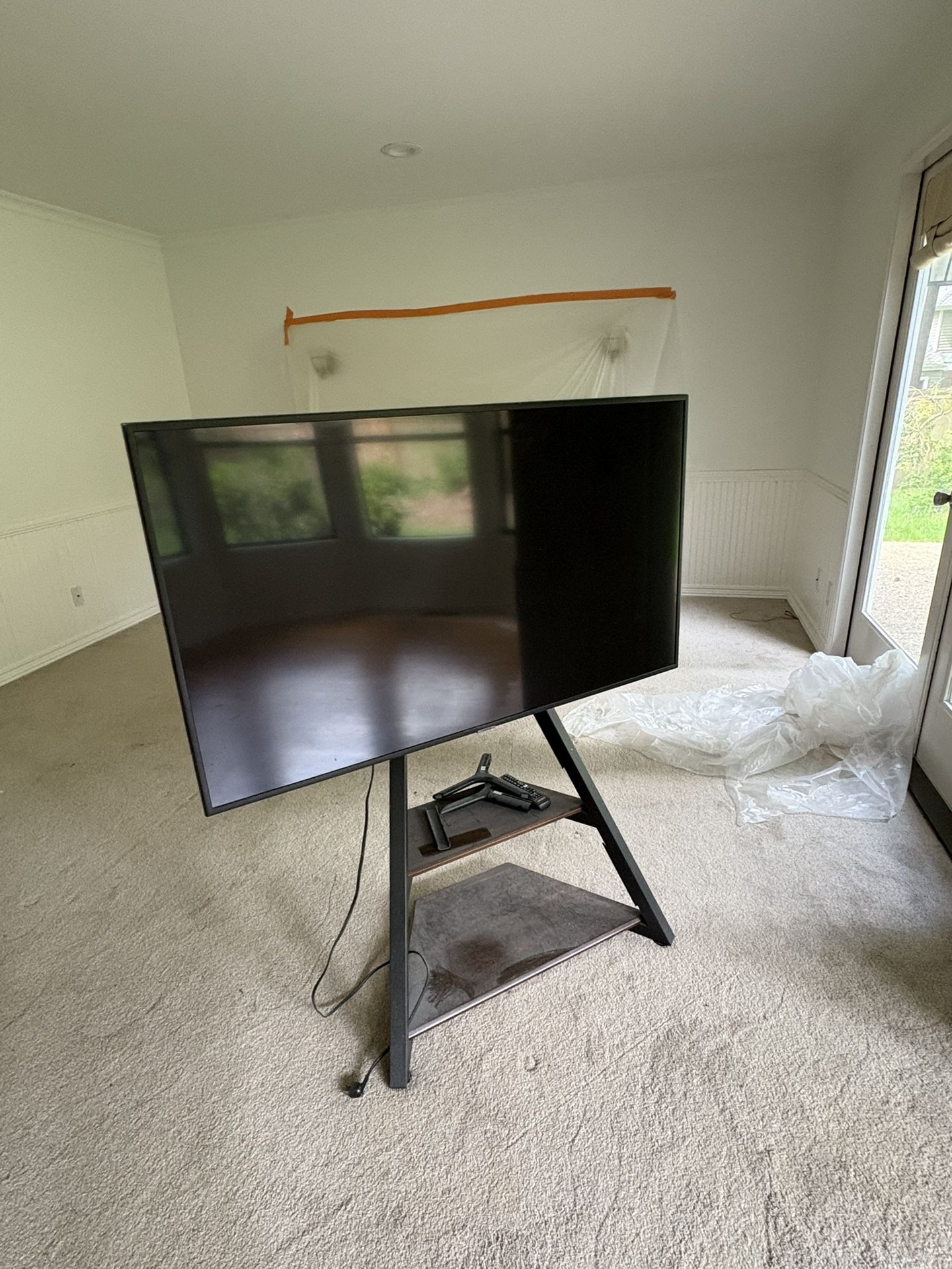 Samsung 50’’ 4k Smart TV With Stand