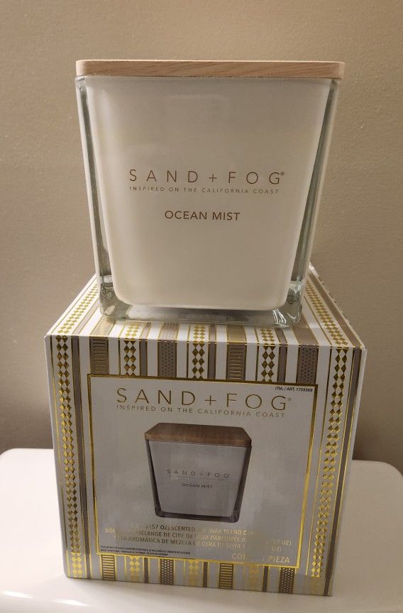 Sand & Fog 57 Ounce Scented Soy Wax Candle W/Wooden Lid/New