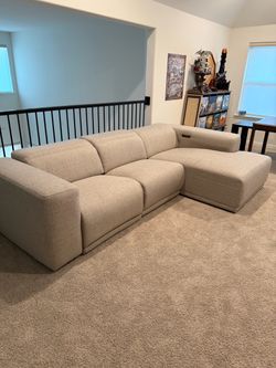 Couch w/chase