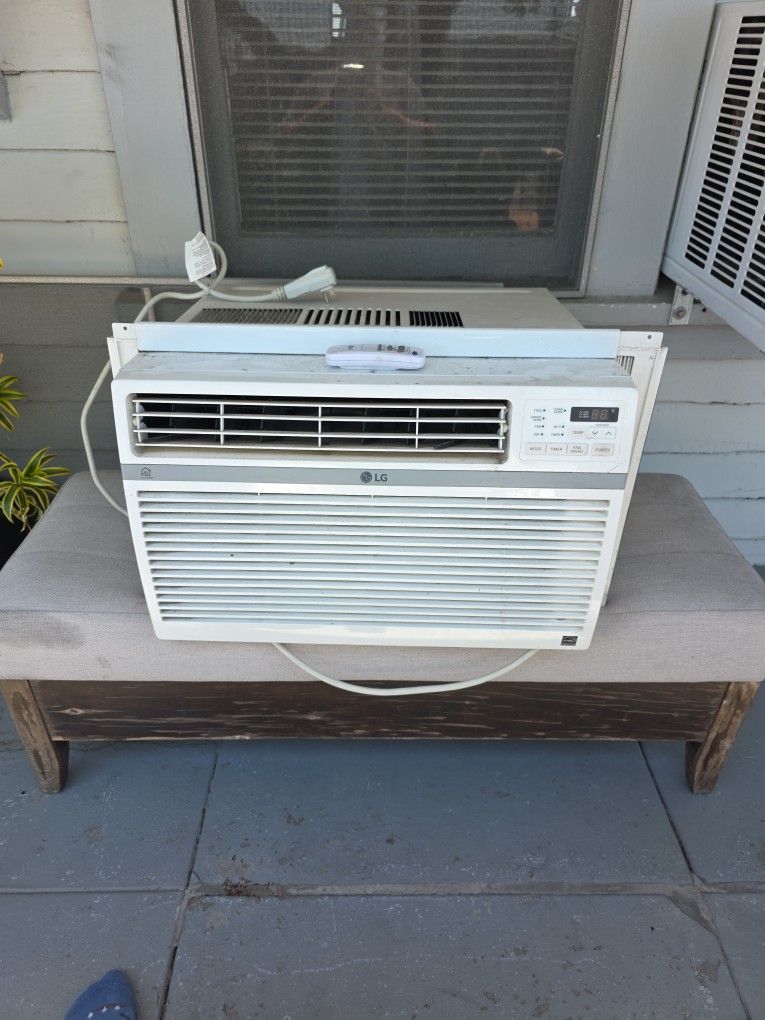 LG Air Conditioner 