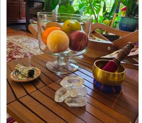 Clear, mouth-blown glass construction with a wide, straight-sided bowl and a sturdy pedestal base with a a mix of faux