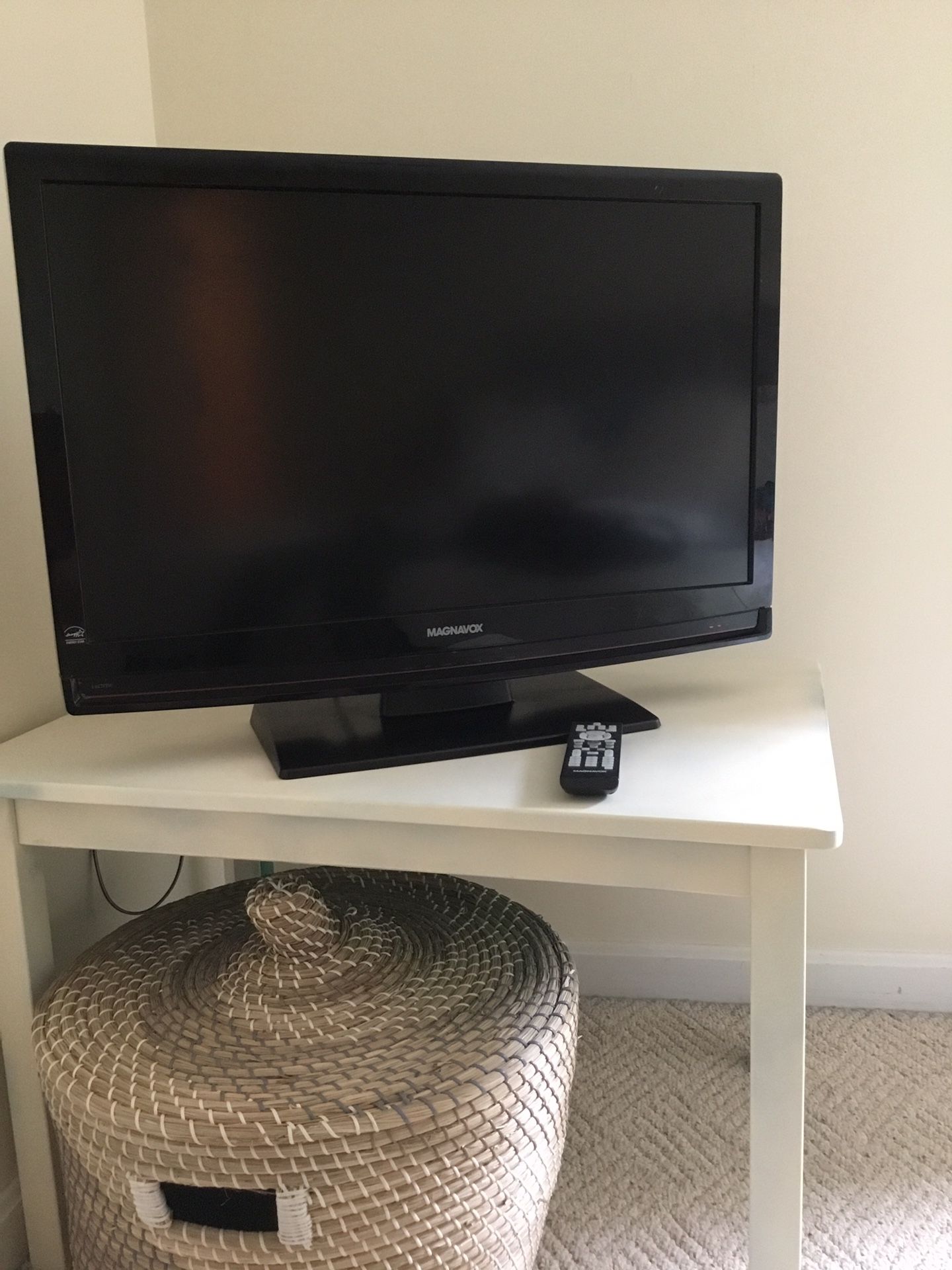 32in tv with built in DVD player