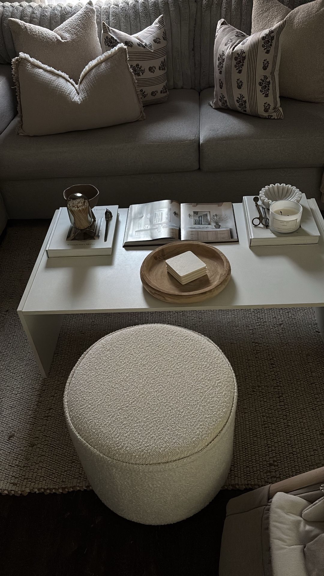 Selling This Coffee Table And Ottoman 