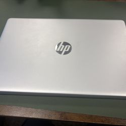 Laptop HP 15.6 - 11th Gen Intel Core i7-1165G7 12GB RAM