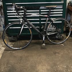 Specialized Allez Road Bike Large 56 CM