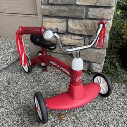 Radio Flyer Ride On Trike. 