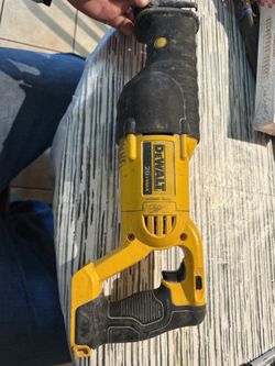 Dewalt 20v sawzall tool only used still works fine $65 got batt to test before purchasing  in n Lakeland 