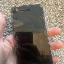 Broke iPhone 11 just Need Screen Replaced