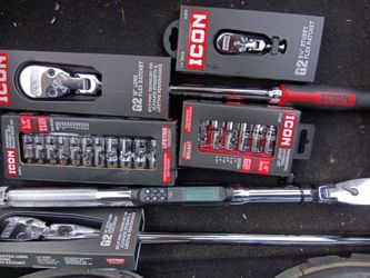 3/8 digital flex head torque wrench 29" and 18" flex head ratchets G2. High dollar ball swivel socket sets