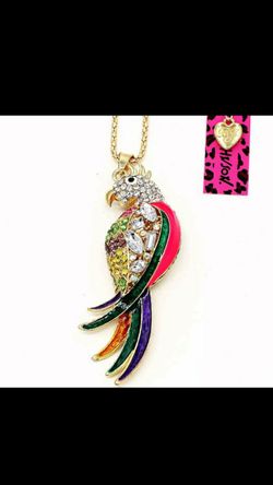Beautiful! Betsey Johnson Parrot Charm
