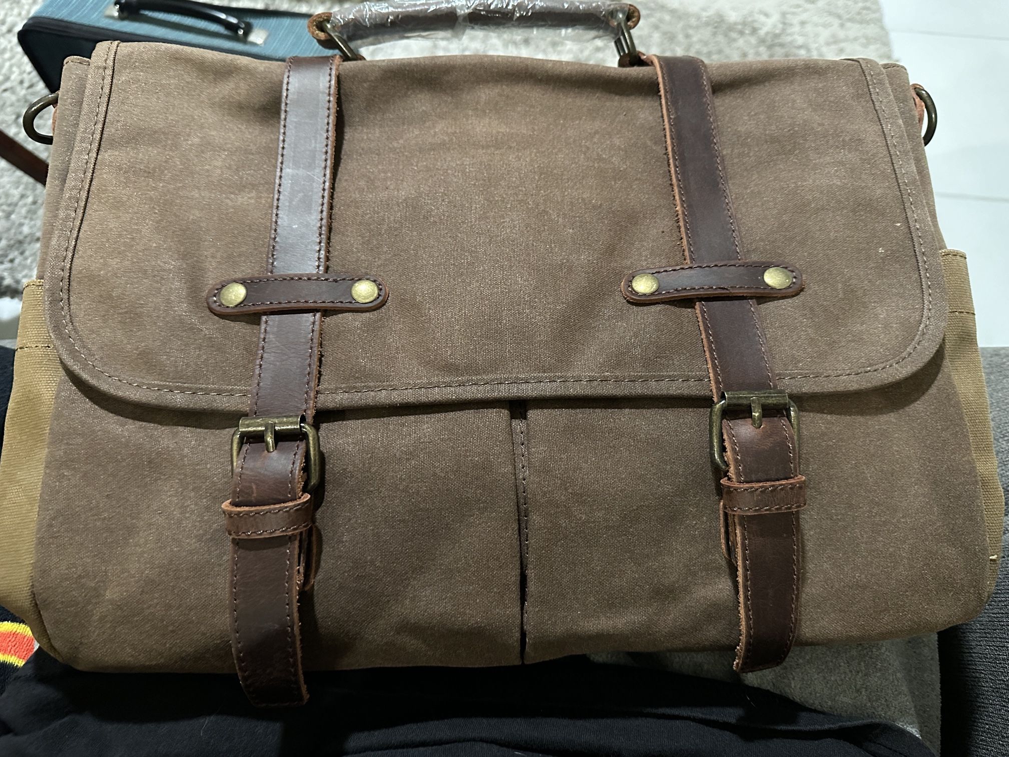 Brand new Newhey messenger bag