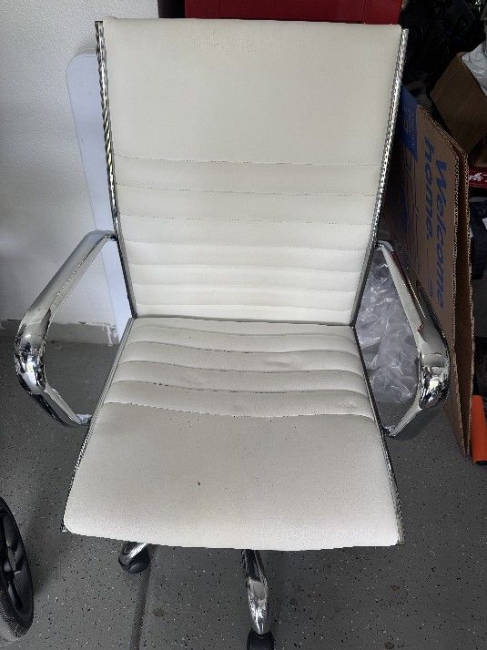 GREAT WHITE LEATHER AND METAL DESK CHAIR