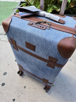 Travel Suitcase 25"  Good For  50 Pounds   8 Wheels Spinner Hard Shell New With Tags Tsa Lock Blue Color 