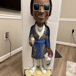 Snoop Bobble Head 43”