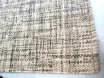 West Elm Mid-Century Heathered Basketweave Wool Rug – 5’ x 8’
