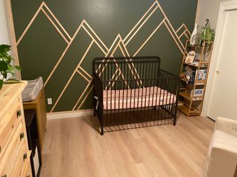 Black Metal Baby Crib