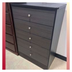 5 drawers dresser/ Five drawers dresser