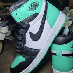 JORDAN 1 RETRO HIGH OG 'GREEN GLOW'