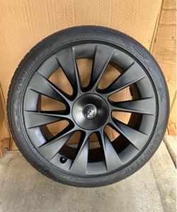 1 Spare Tesla Model Y Induction 20” Wheel Rim Tire TPMS. Rim has some scratches. Goodyear EV Tire 255/40R20 about 70% tread remaining! Ready to use!