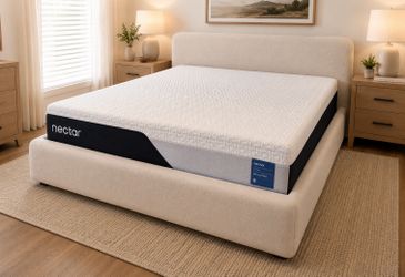 Nectar Classic Memory Foam King Mattress - Like New Condition
