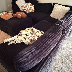 L shaped couches used only had them for 6 months