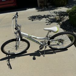 Girl’s 24 Inch Wheel Bike