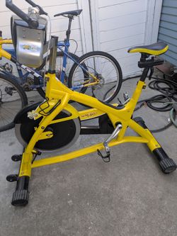 TRIXTER SPIN BIKE  w Moving Handlebars