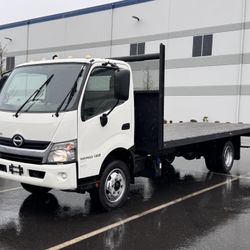 2016 Hino 195 Diesel 20FT Flat Bed! 