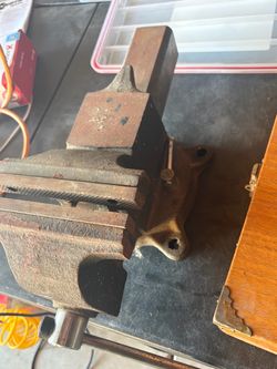 Very strong bench vice
