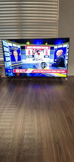 Samsung 50” Crystal UHD 4K Smart TV (UN50TU7000) – Excellent Condition w/ Box & Remote