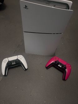 PS5 Slim W/controllers