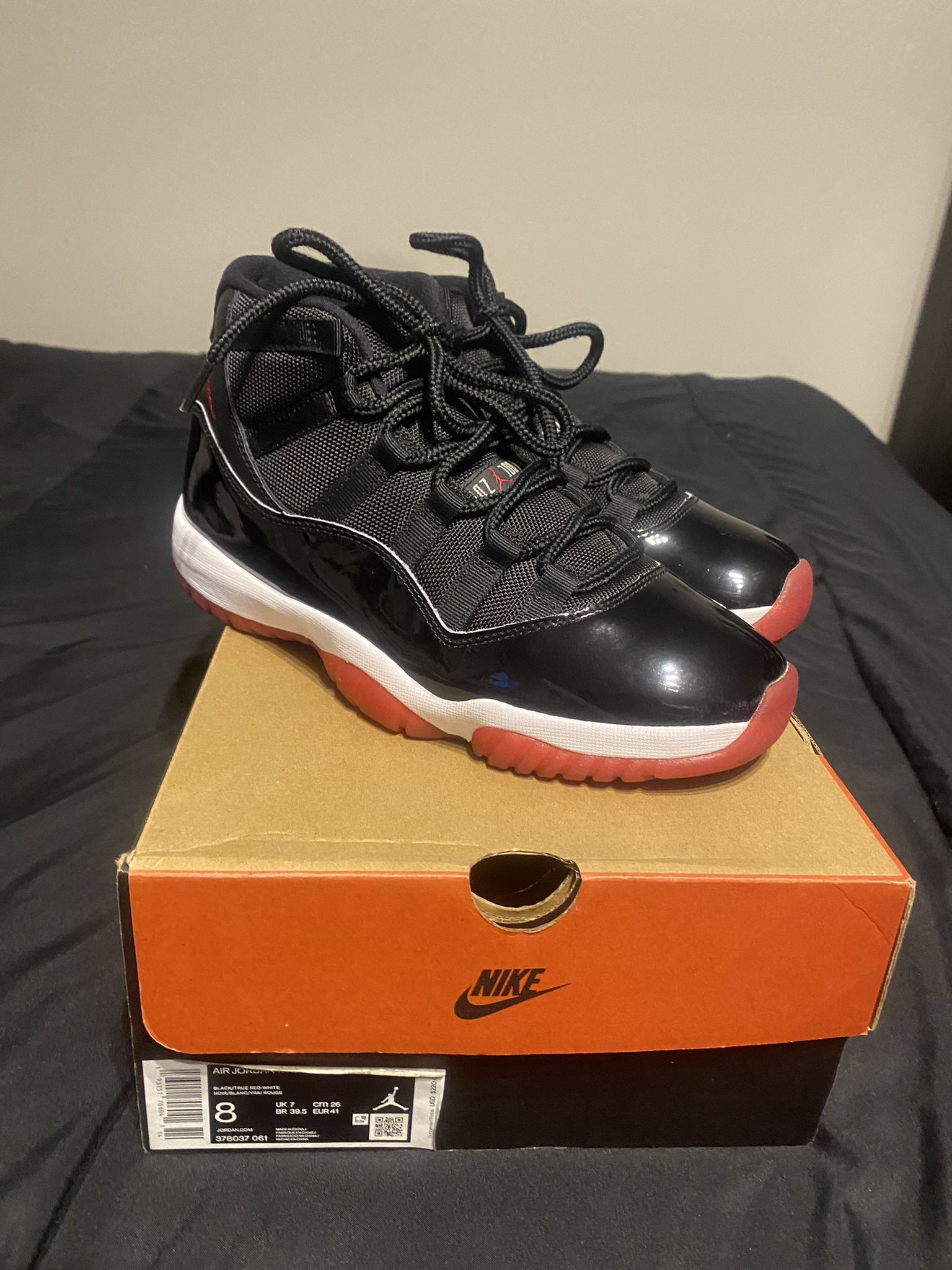 Jordan 11 Bred Sz 8 Men’s 