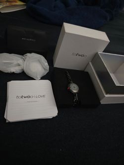 Totwoo love bracelet only have one not the pair with charger and box new