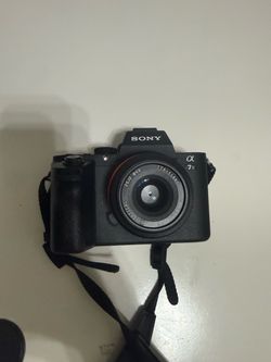 Sony Alpha 7 II E-mount interchangeable lens mirrorless camera with full frame sensor