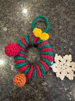 Knitting Chirstmas ornament