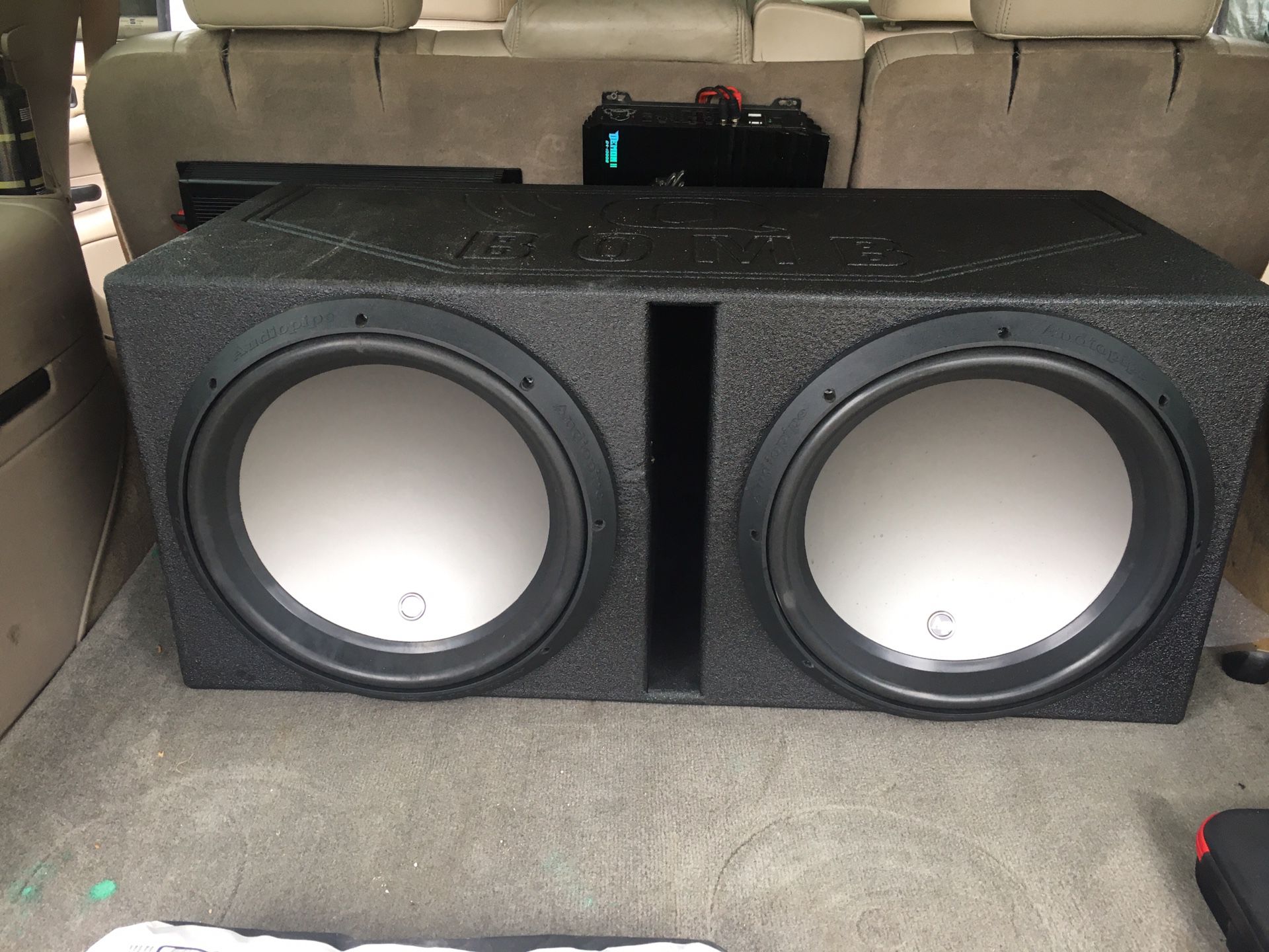 Audio pipe 15 inch and amp 3000watts