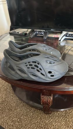 Yeezy Foam Runners  8.5
