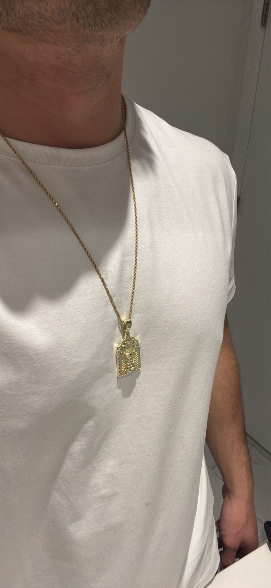 14k gold plated pendent with rope chain
