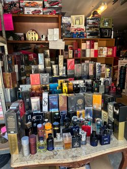 Mism🙂Gran variedad de perfumes para hombre y mujer 😄 Rico y duradero aroma 🎁 calidad 🎁   🤩🤩$10 cada uno   O 😃 3x$20   🤩🤩también vendemos por 