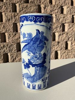 Large Blue & White Chinoiserie Porcelain Vase