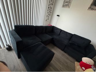 Black 6-Seat Modular Sectional Couch