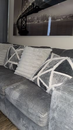Posh sofa with chaise 🍷