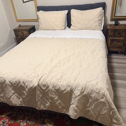 Queen Size Platform Bed Set 