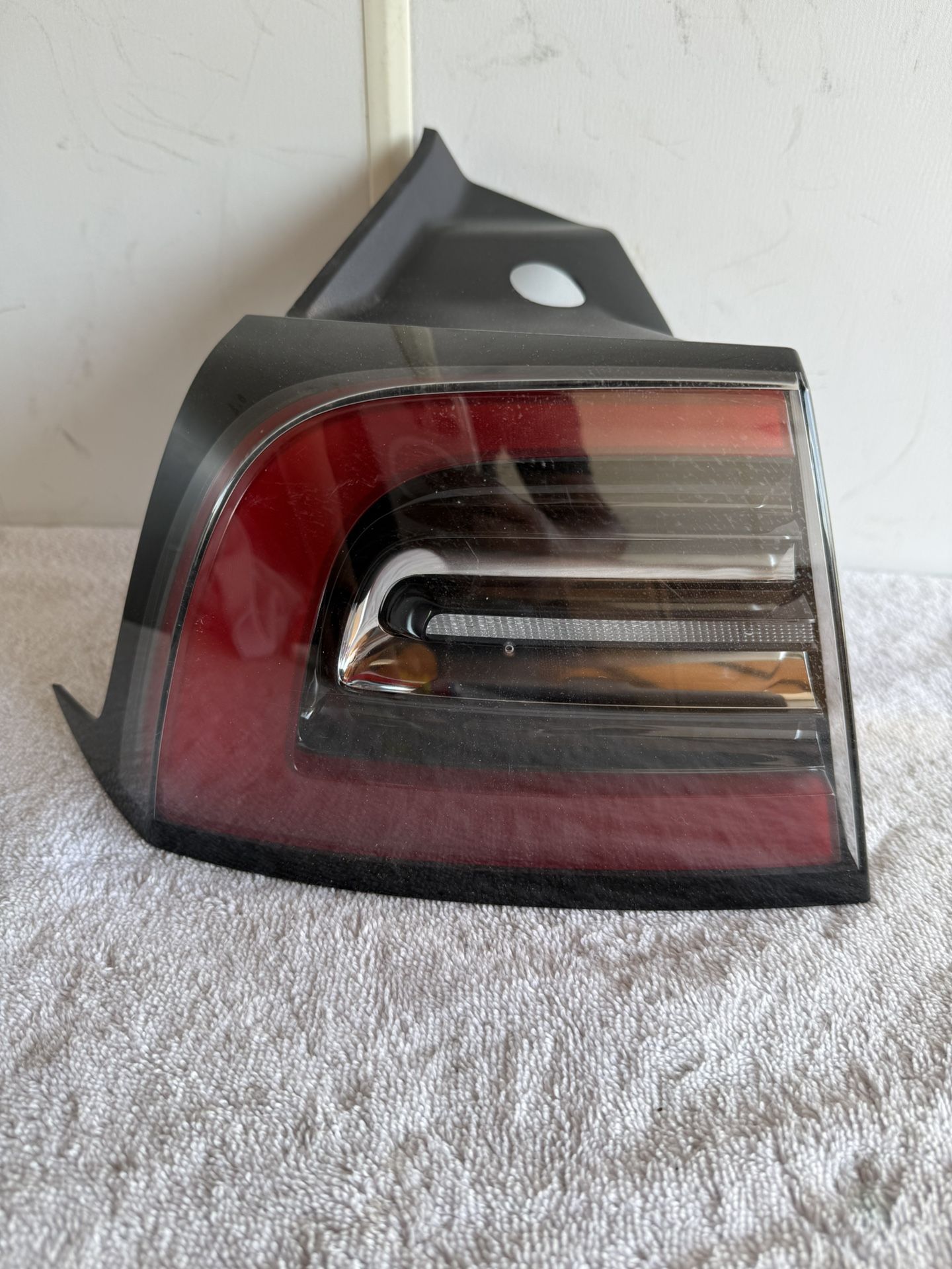 2017-2023 Tesla Model 3 LED LAMP REAR Talillight LH Driver Side