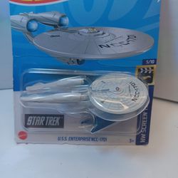 Unopened Hotwheels Uss Enterprise Star Trek Star Wars