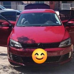 2011 VW Jetta  Aire frío  Llantas nuevas  Rines 18” Luzes LED  Asientos con calefacción  $5,000