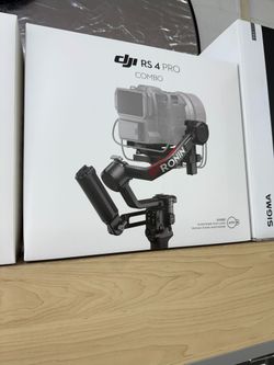 DJI RS 4 Pro Combo Gimbal Stabilizer